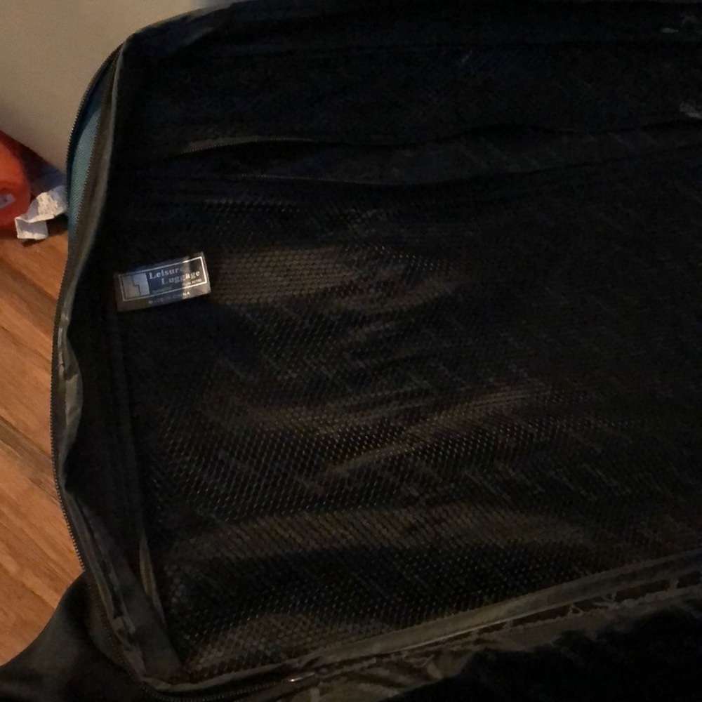 Suitcase - image 6